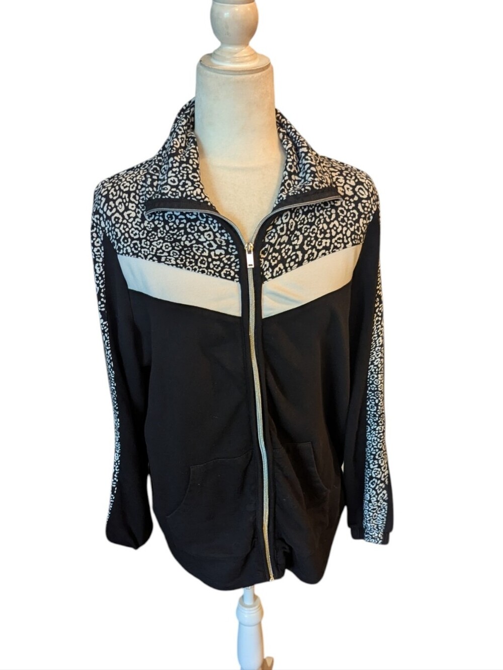 Ruby Rd. Black Jacket White Leopard Accents Activewear Preppy Coastal Sz M